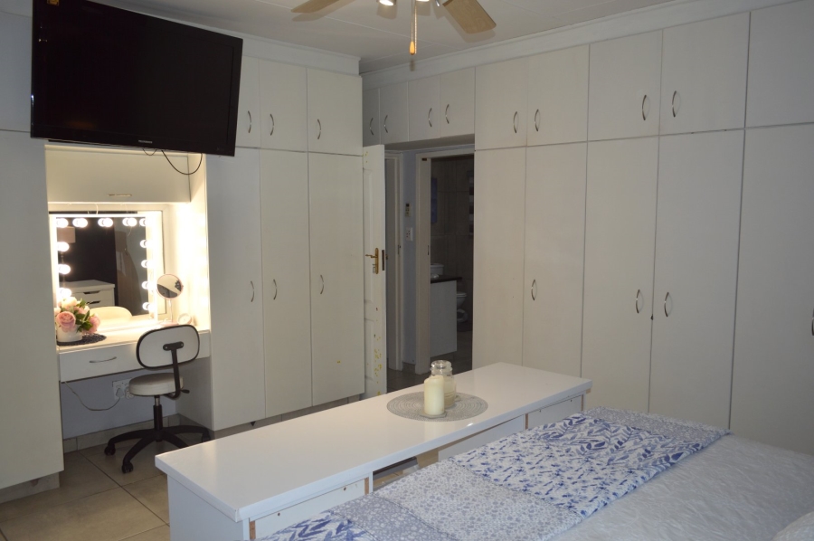 3 Bedroom Property for Sale in Flamwood North West